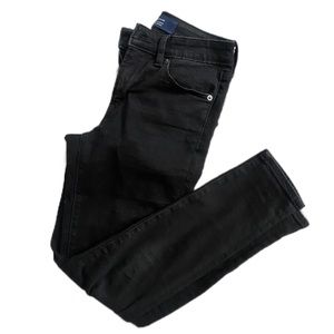 Gap Black Skinny Jean/Jegging (has front pockets) Size 26/size 2